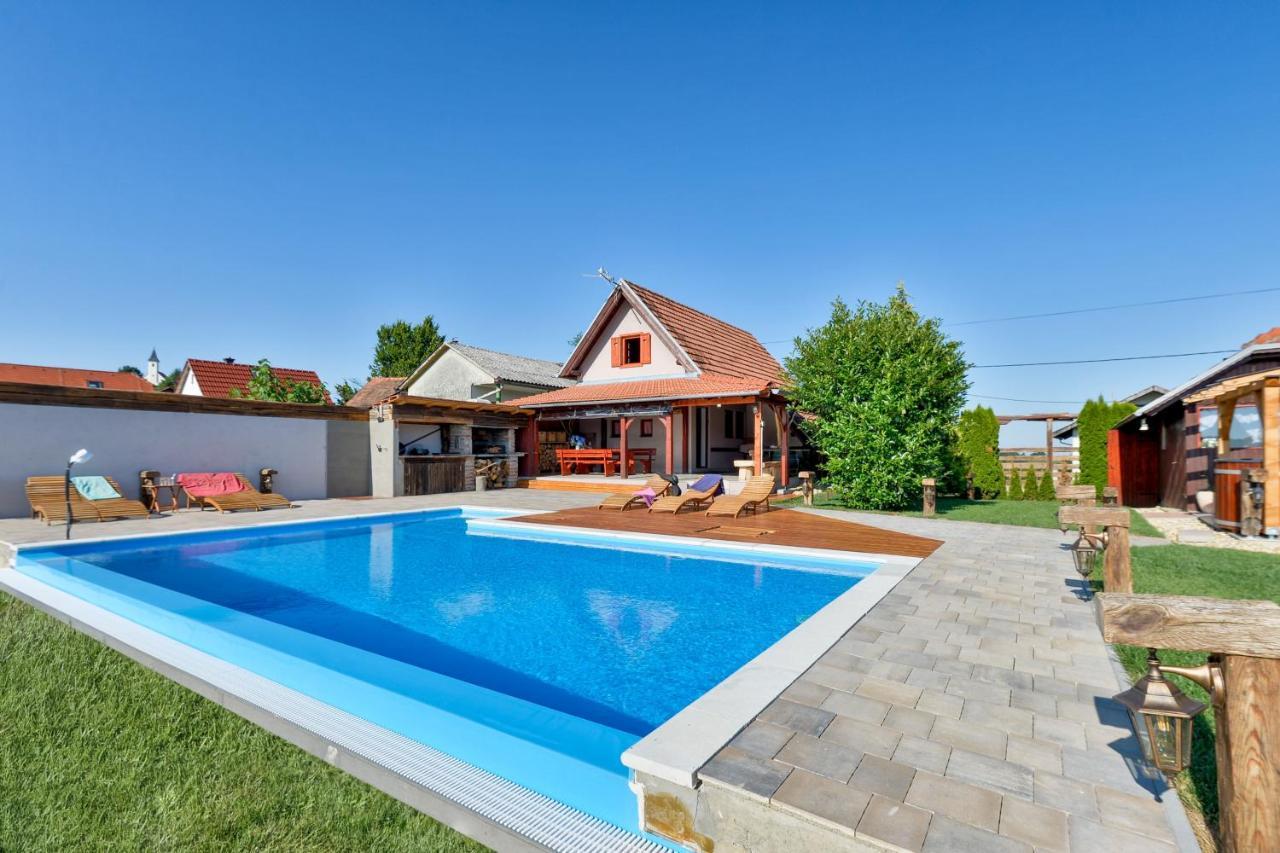 Holiday Home Dika Sveti Martin Na Muri Zewnętrze zdjęcie